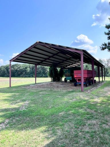 40 x 80 storage. Hay, tractors, RV's, you name it!