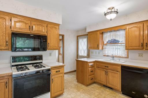 241 Van Buren Avenue N, Hopkins, MN 55343