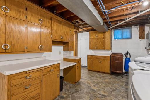 241 Van Buren Avenue N, Hopkins, MN 55343