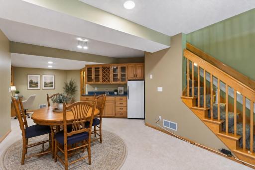 Lower level game area and wet bar- VIRTUALLY STAGED