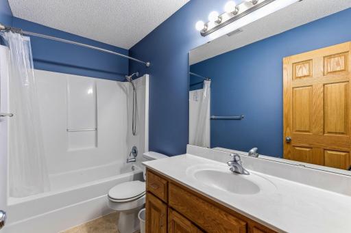 42-web-or-mls-22633-Zion-Pkwy-42.jpg