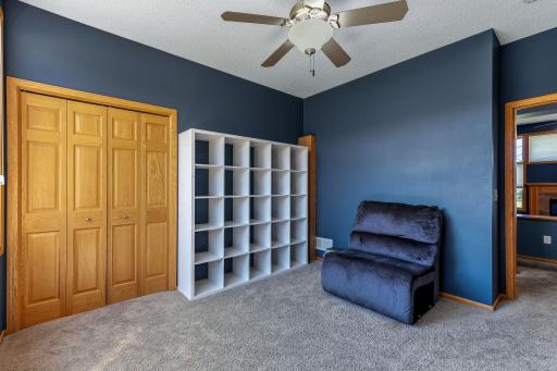 24-web-or-mls-22633-Zion-Pkwy-24.jpg