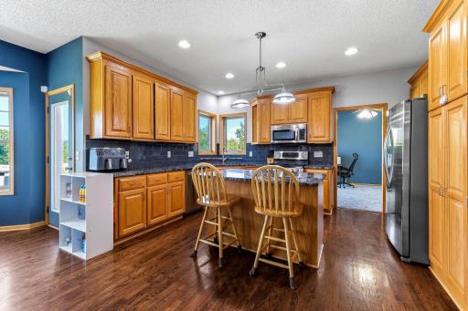 15-web-or-mls-22633-Zion-Pkwy-15.jpg