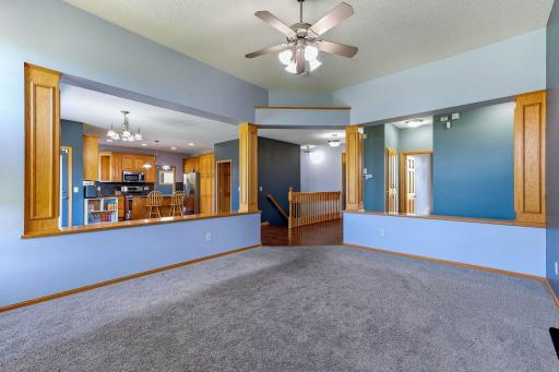 7-web-or-mls-22633-Zion-Pkwy-07.jpg