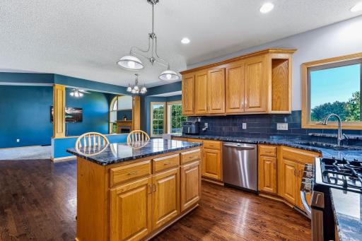 17-web-or-mls-22633-Zion-Pkwy-17.jpg