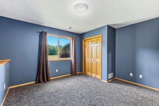 41-web-or-mls-22633-Zion-Pkwy-41.jpg