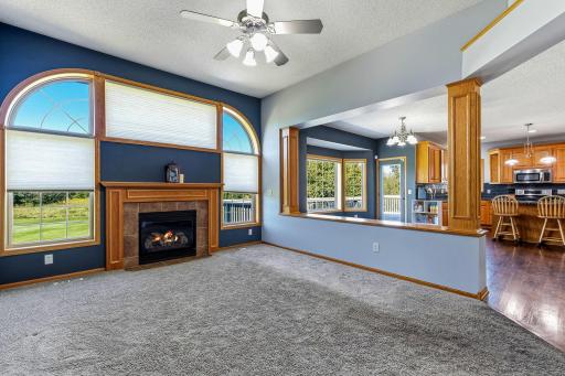 6-web-or-mls-22633-Zion-Pkwy-06.jpg