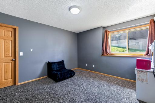 38-web-or-mls-22633-Zion-Pkwy-38.jpg