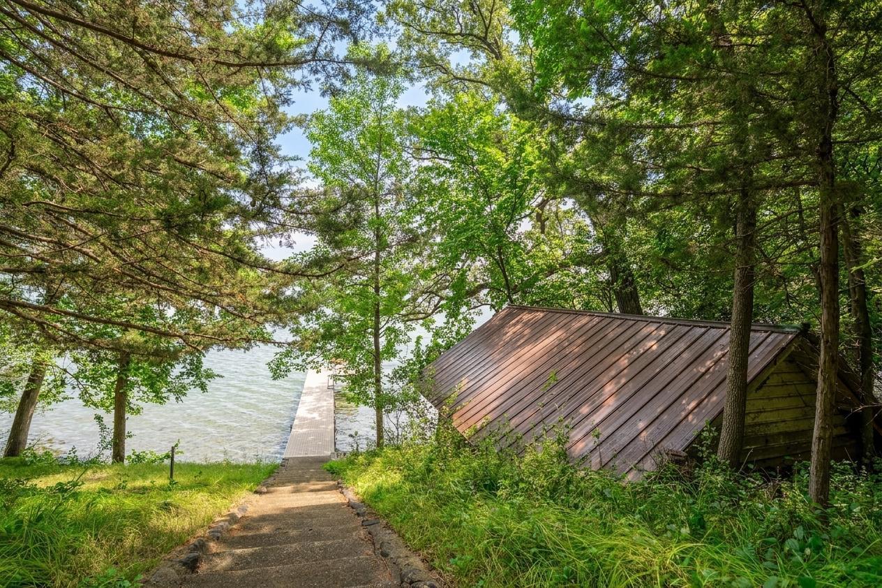 boathouse.jpg