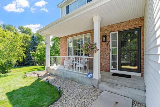 5-web-or-mls-2051 Highgate Cir-5.jpg