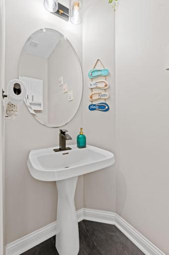54-web-or-mls-2051 Highgate Cir-54.jpg