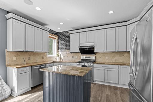 48-web-or-mls-2051 Highgate Cir-48.jpg