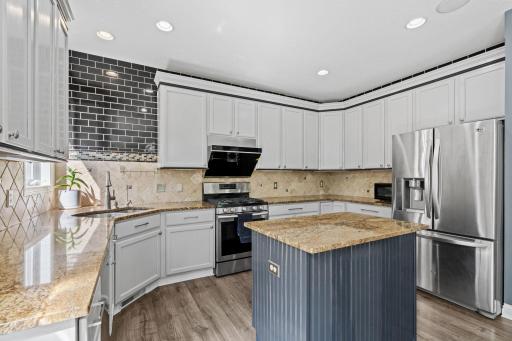 49-web-or-mls-2051 Highgate Cir-49.jpg
