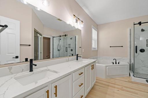 61-web-or-mls-2051 Highgate Cir-61.jpg