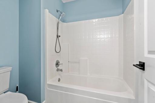 77-web-or-mls-2051 Highgate Cir-77.jpg
