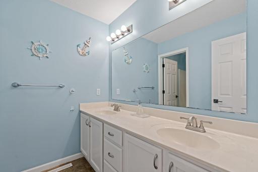 76-web-or-mls-2051 Highgate Cir-76.jpg