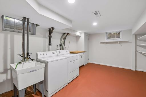 5913 Drew Avenue South - Spacecrafting - 0038.jpg