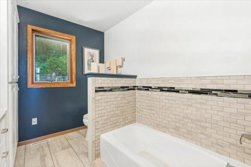 Main Floor Full Bath