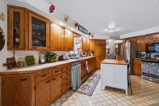 Lots of cabinet space for the chef!
