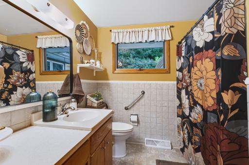 Main floor bath.
