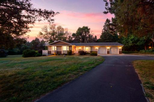 Located on a cul-de-sac with just a few other homes, you won't find country privacy and solitude like this often!
