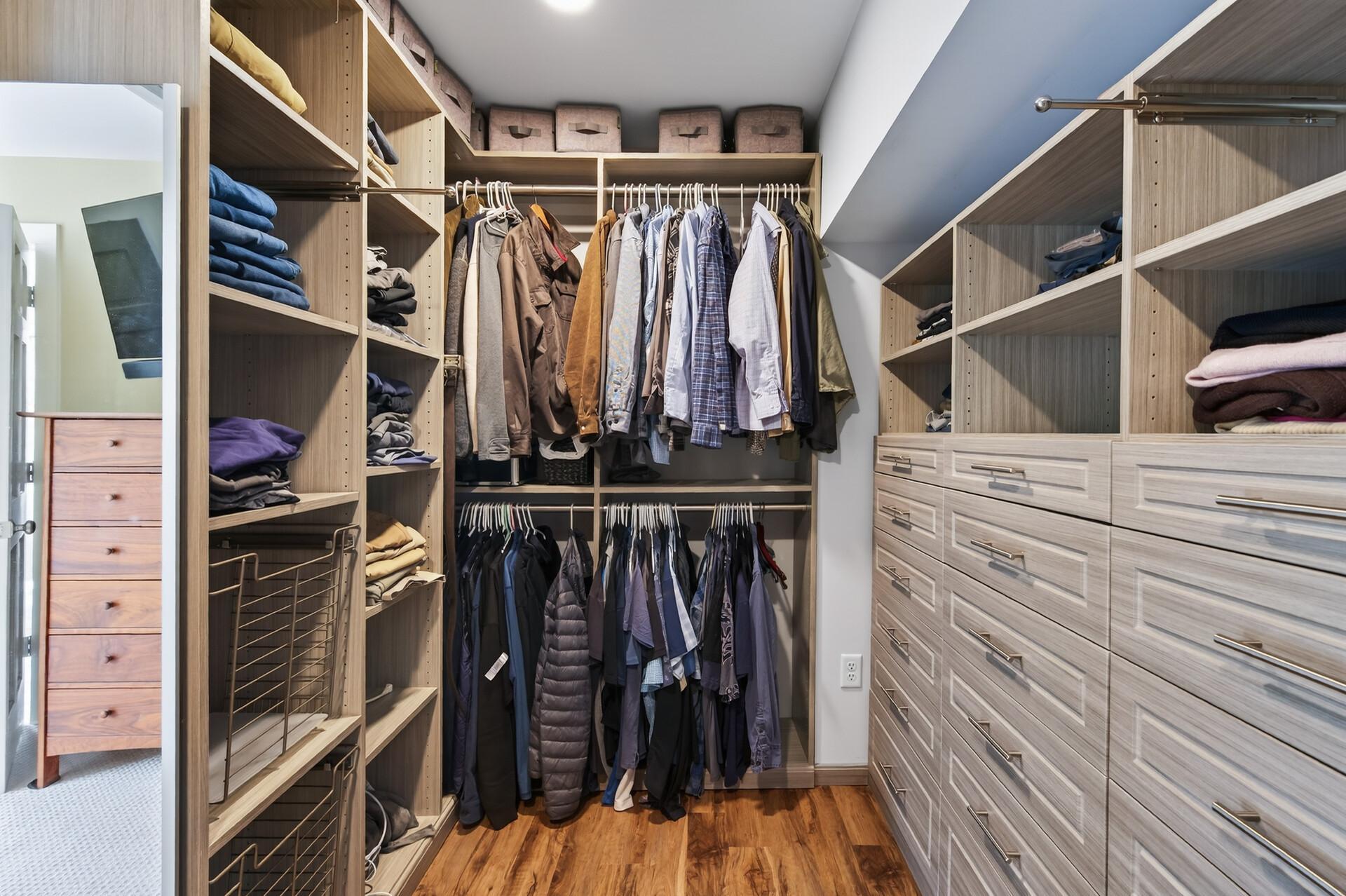Walk-in primary closet