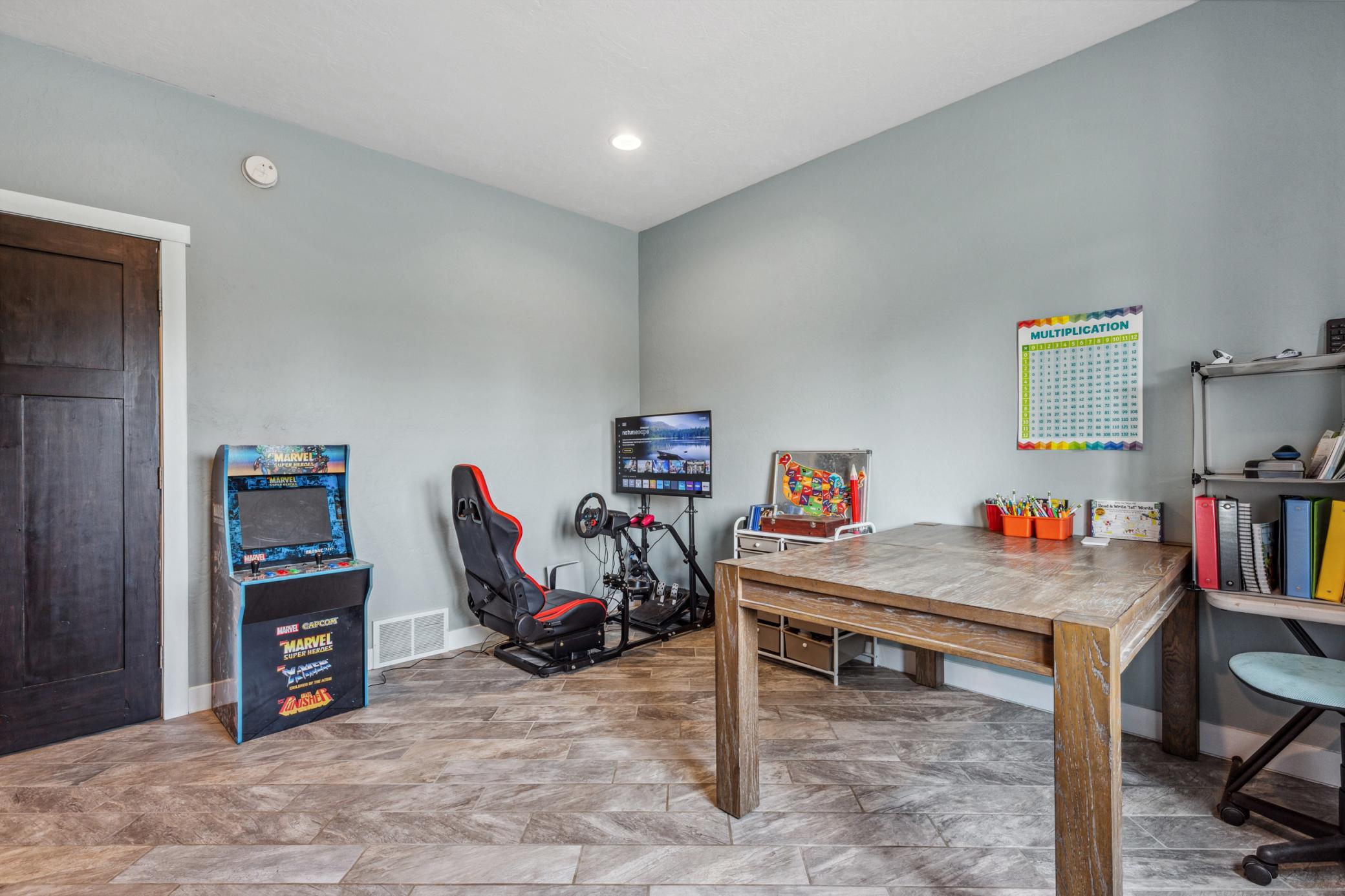 Bedroom / Office