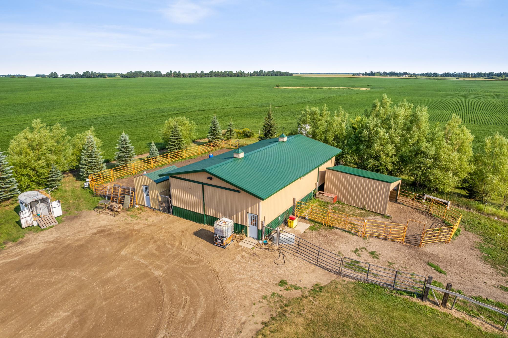 Pole Barn w fenced exterior