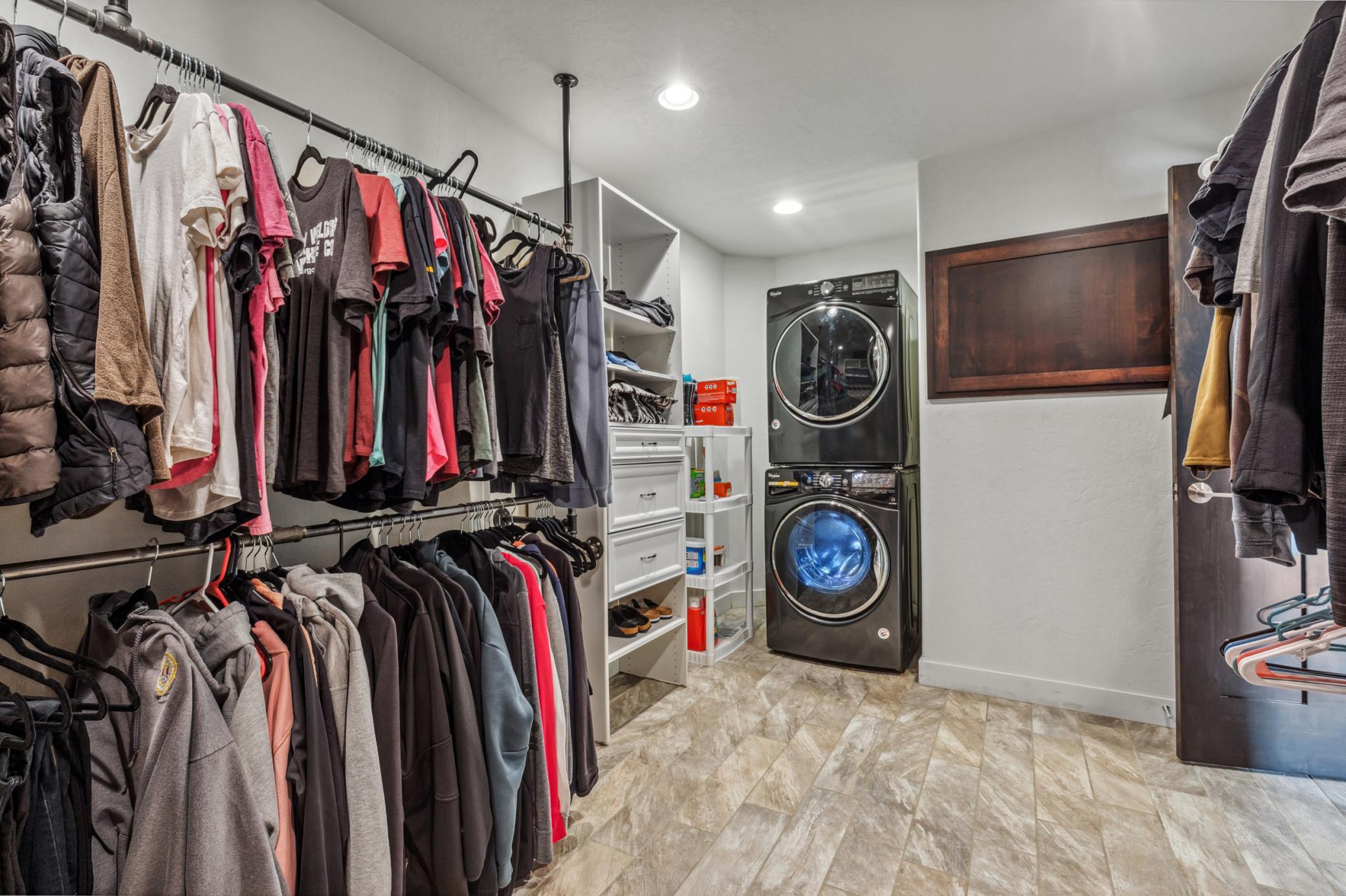 Walk-in closet w/ laundry