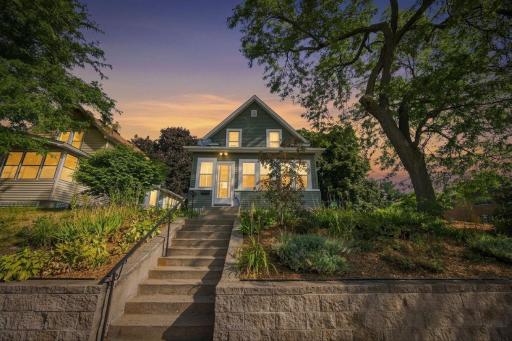 2-web-or-mls-1825 W Minnehaha Ave-2.jpg