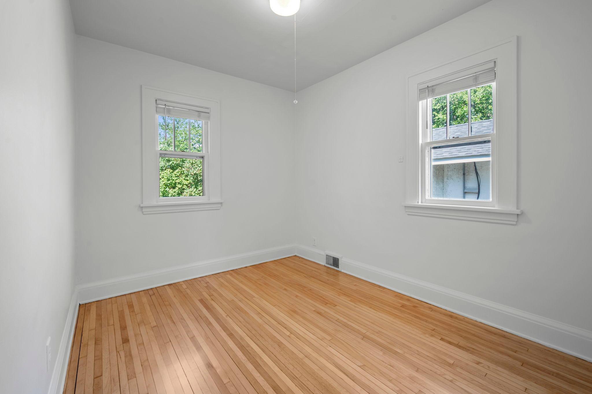 43-web-or-mls-4142 18th Ave-226.jpg