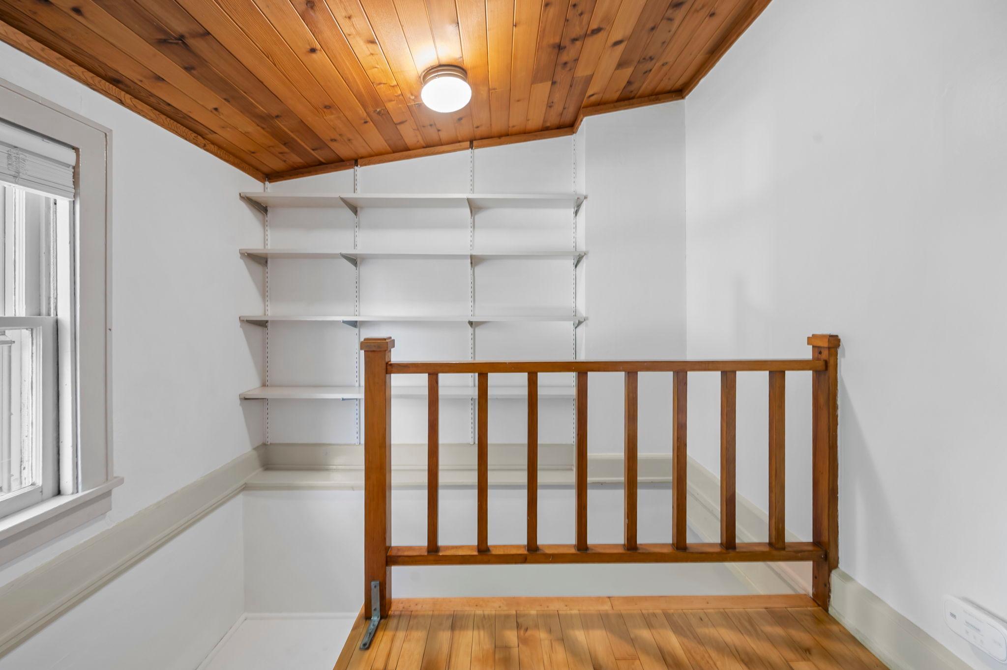 46-web-or-mls-4142 18th Ave-241.jpg