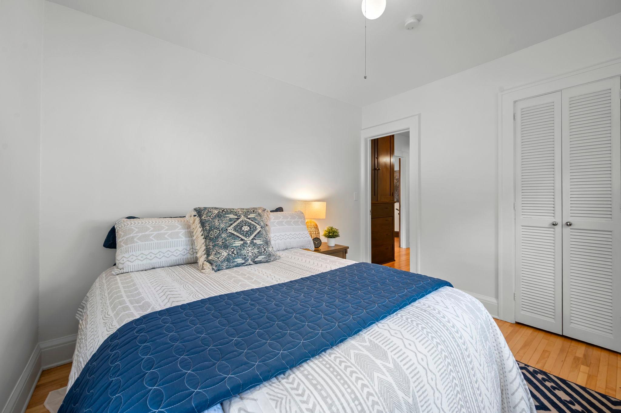 37-web-or-mls-4142 18th Ave-195.jpg