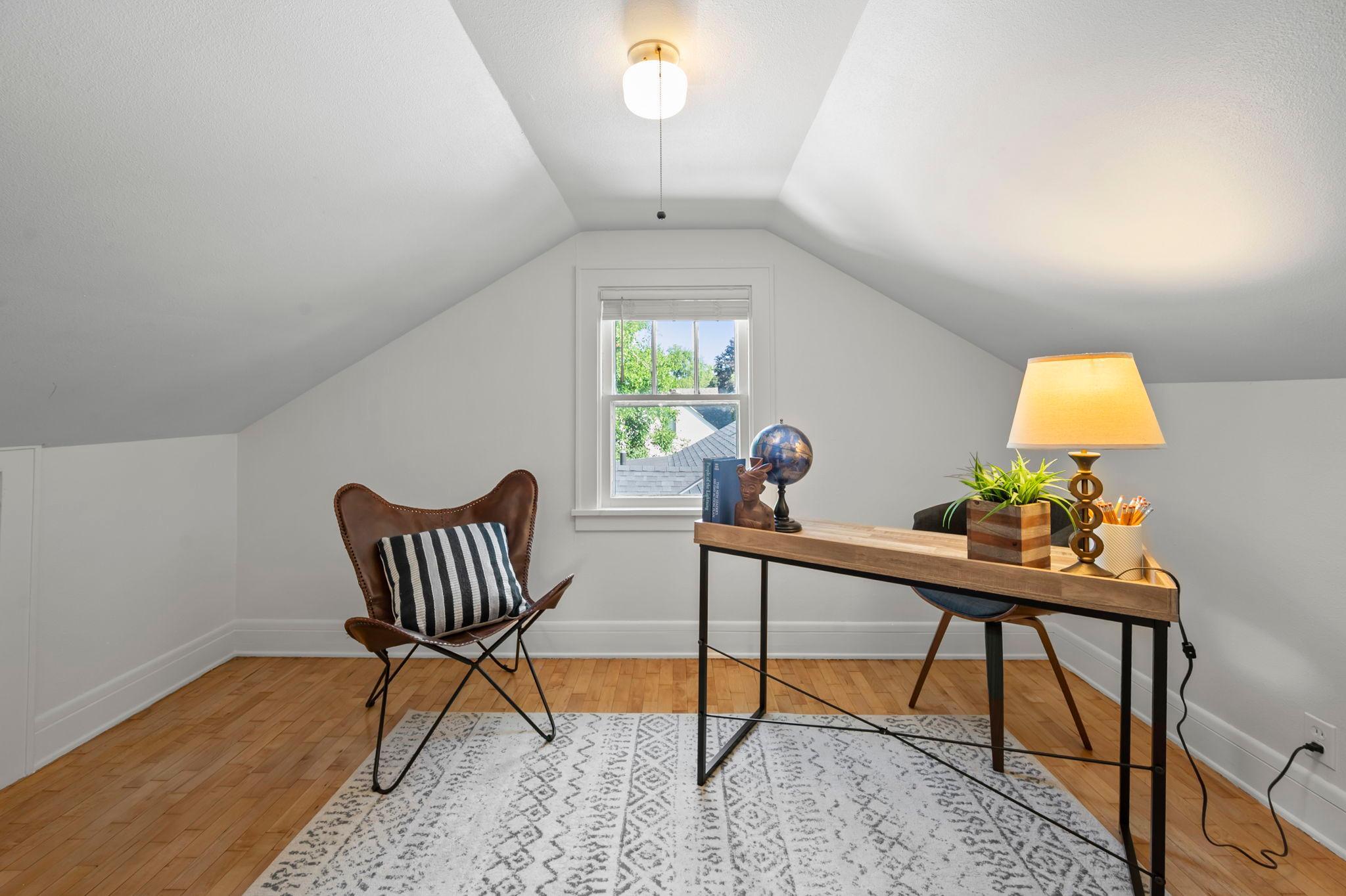 51-web-or-mls-4142 18th Ave-266.jpg