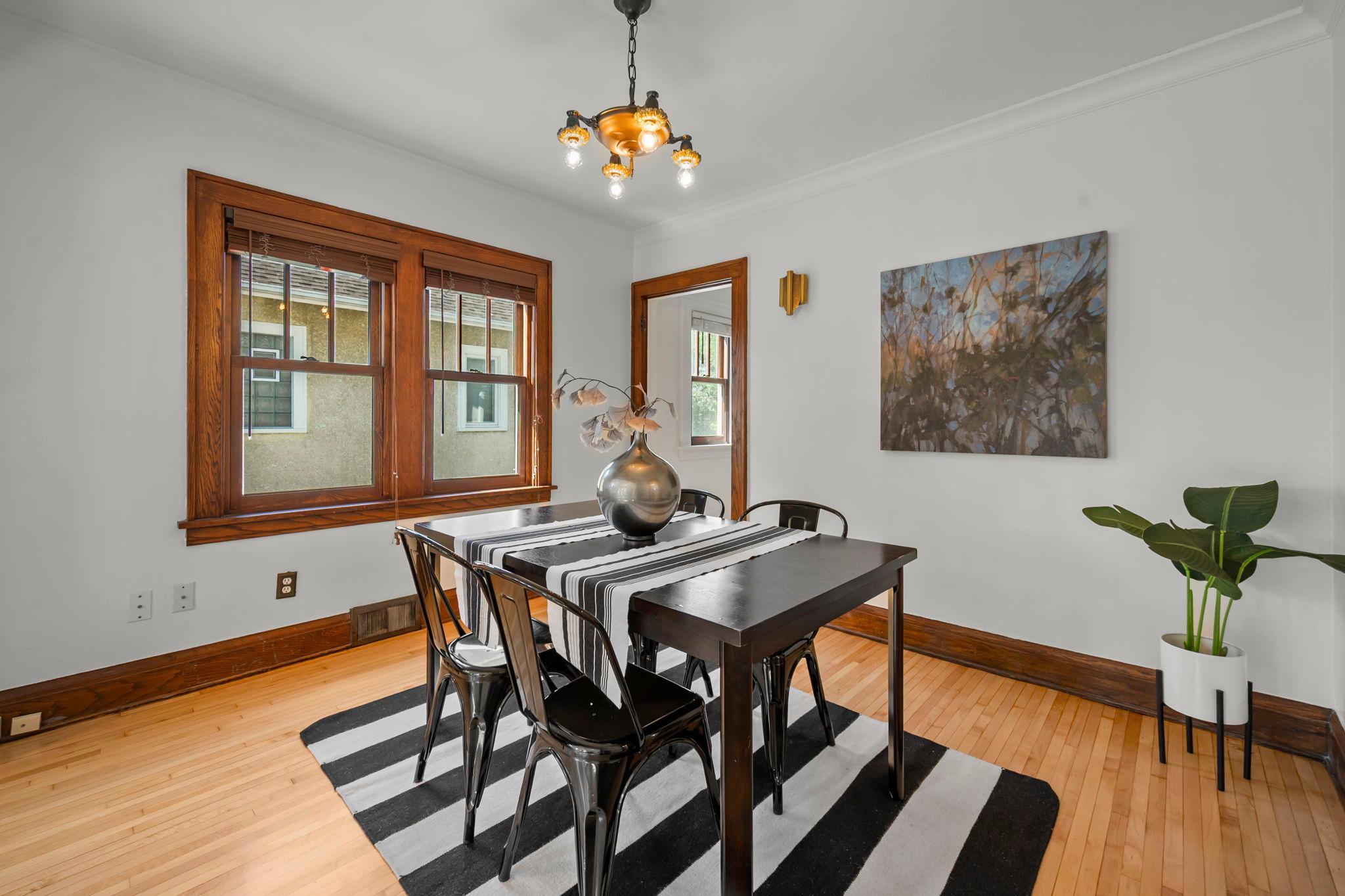 25-web-or-mls-4142 18th Ave-140.jpg