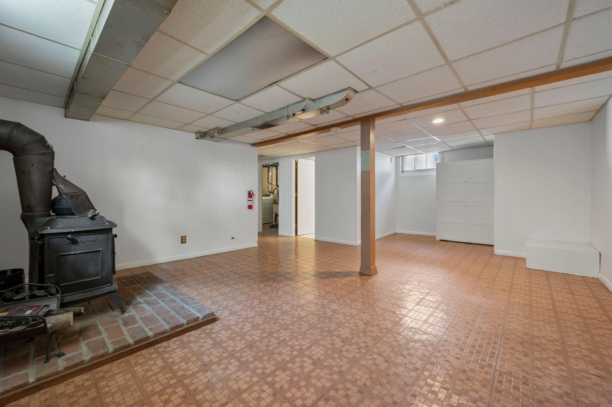 57-web-or-mls-4142 18th Ave-300.jpg