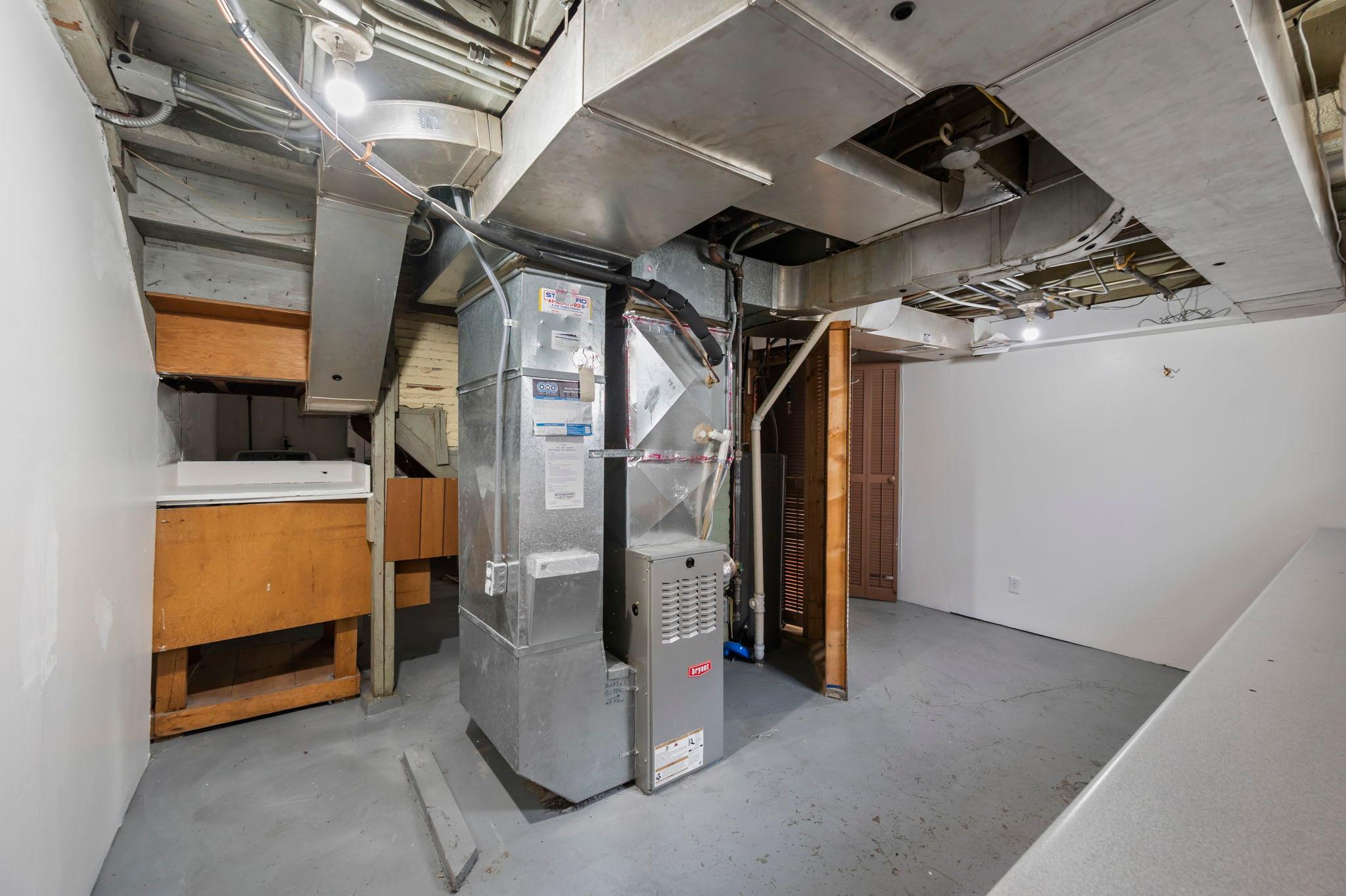 65-web-or-mls-4142 18th Ave-340.jpg