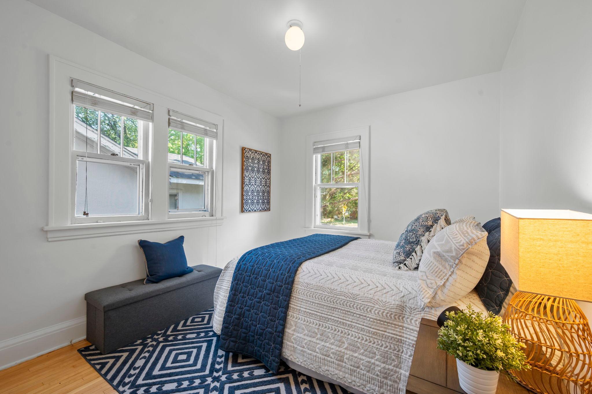 36-web-or-mls-4142 18th Ave-190.jpg