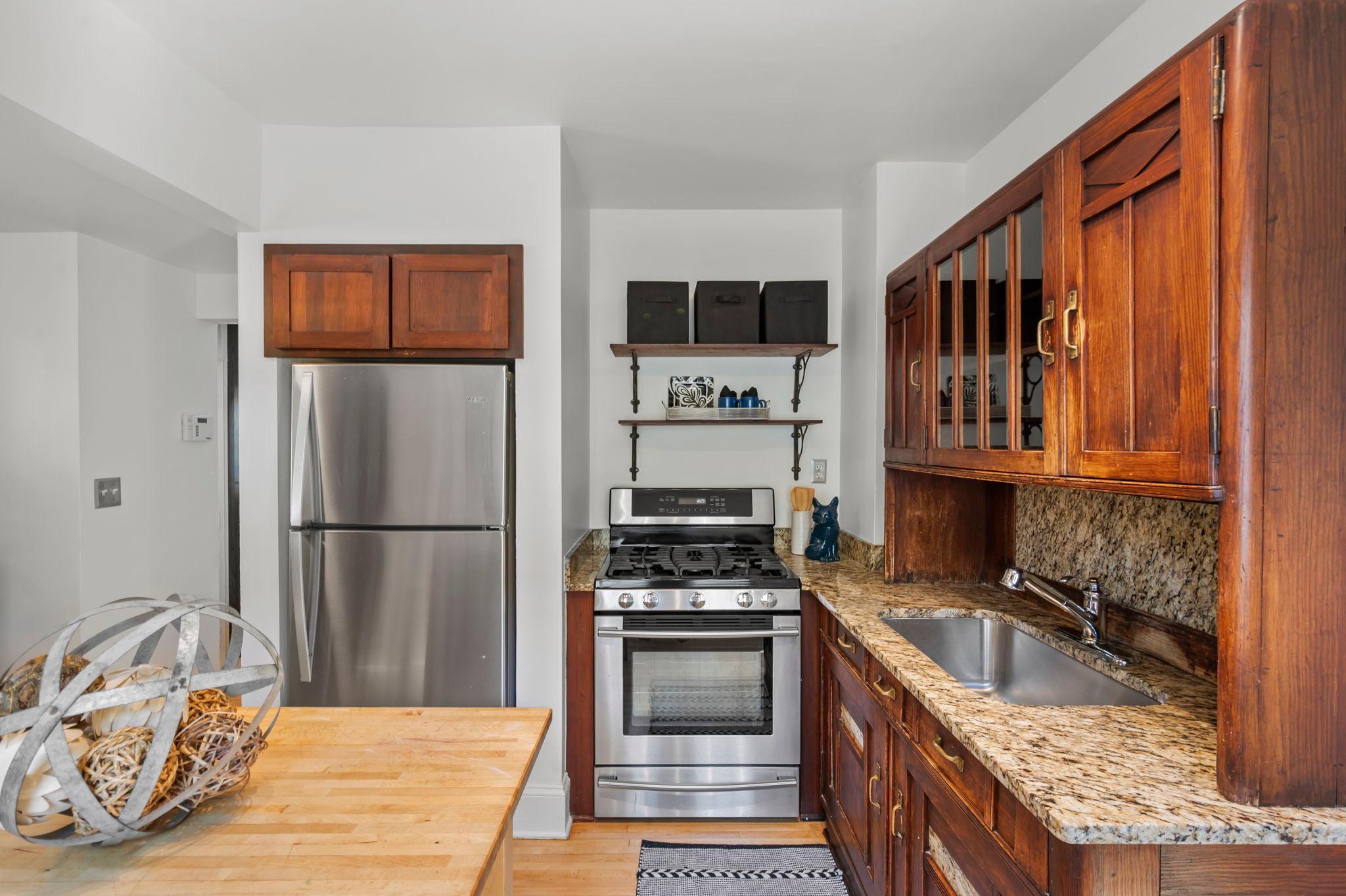 30-web-or-mls-4142 18th Ave-165.jpg