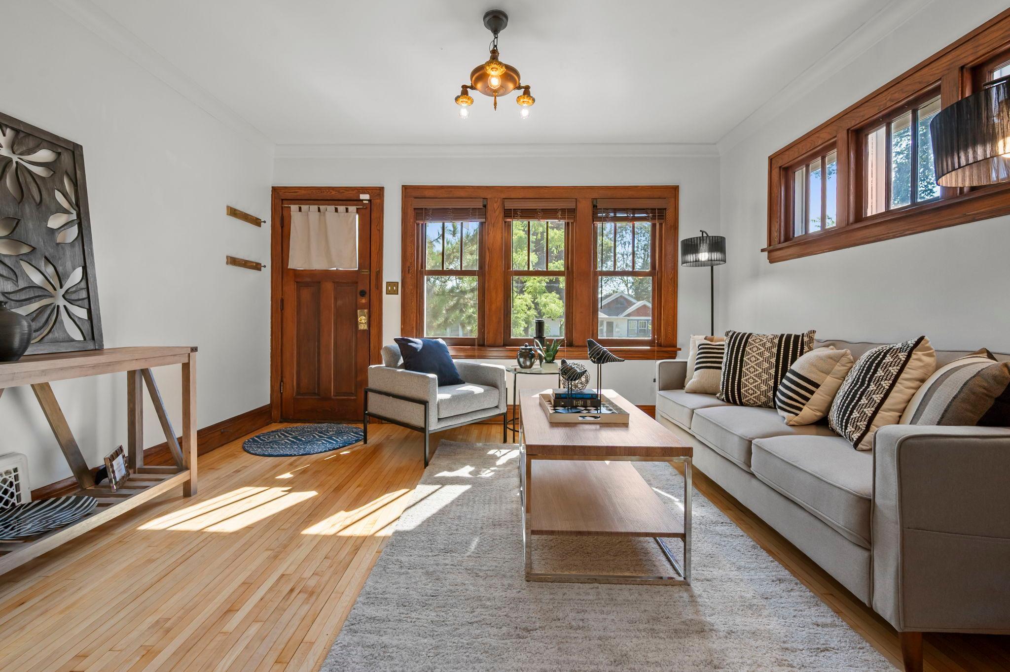 21-web-or-mls-4142 18th Ave-120.jpg