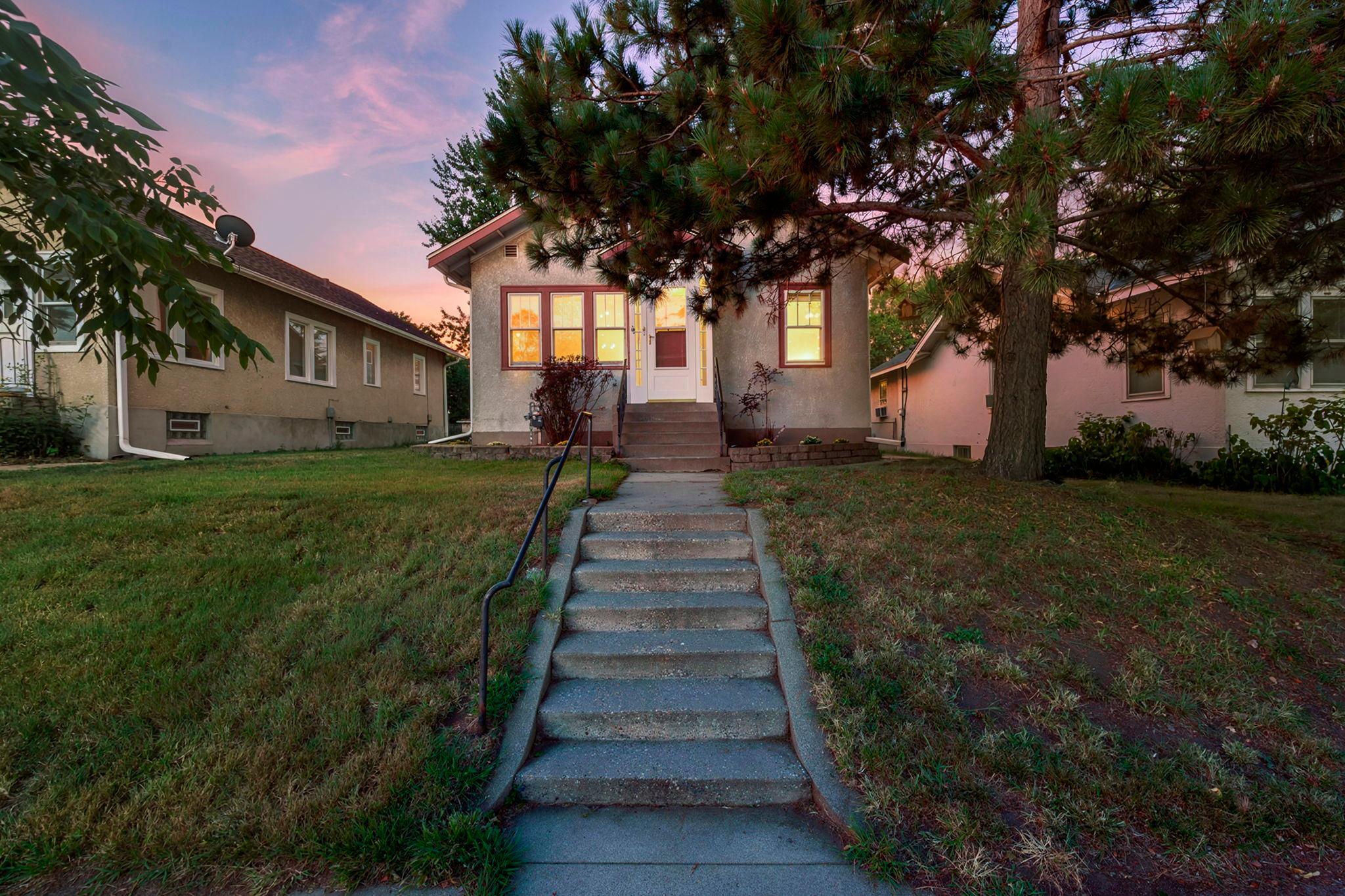 1-web-or-mls-4142 18th Ave-4 copy.jpg