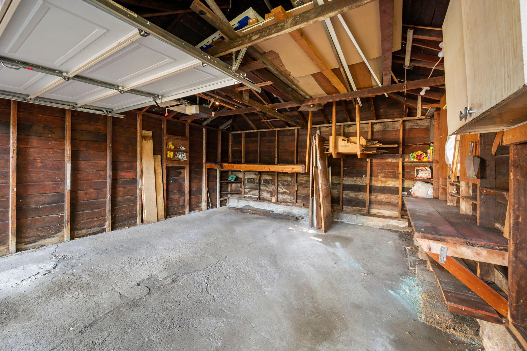 84-web-or-mls-4142 18th Ave-79.jpg