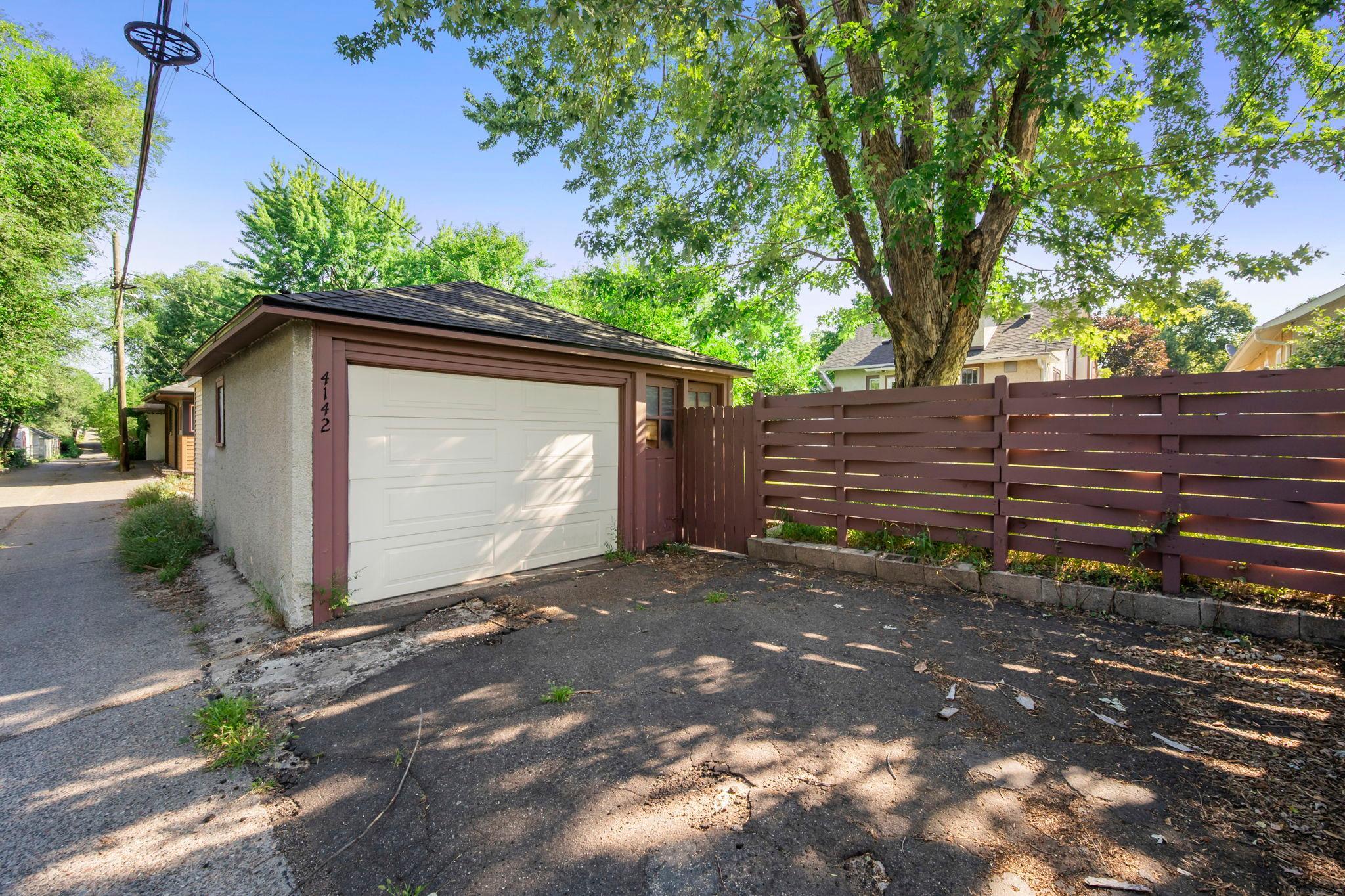 82-web-or-mls-4142 18th Ave-74.jpg