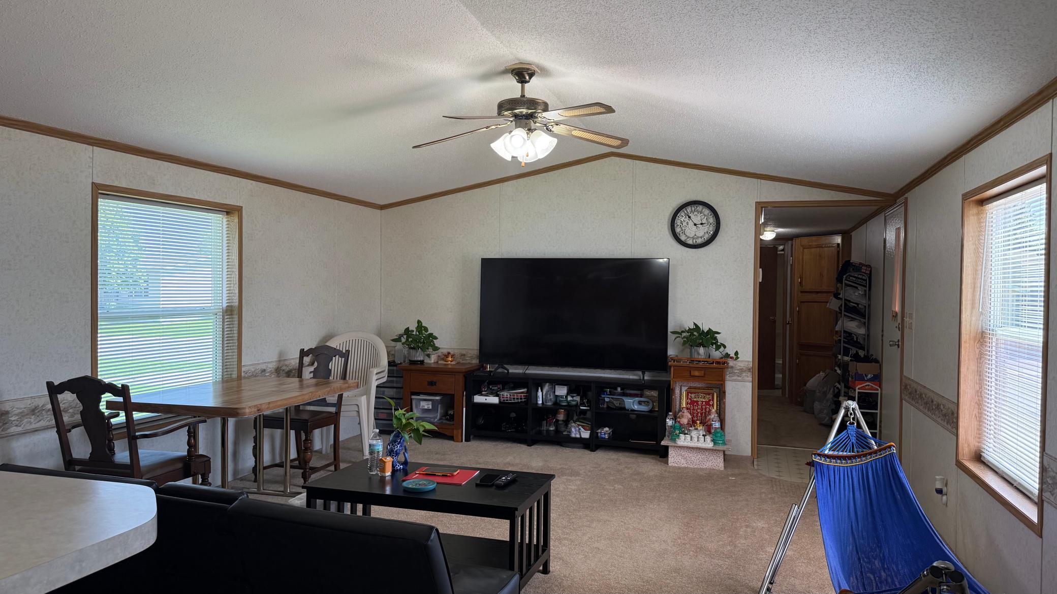Livingroom2.jpeg