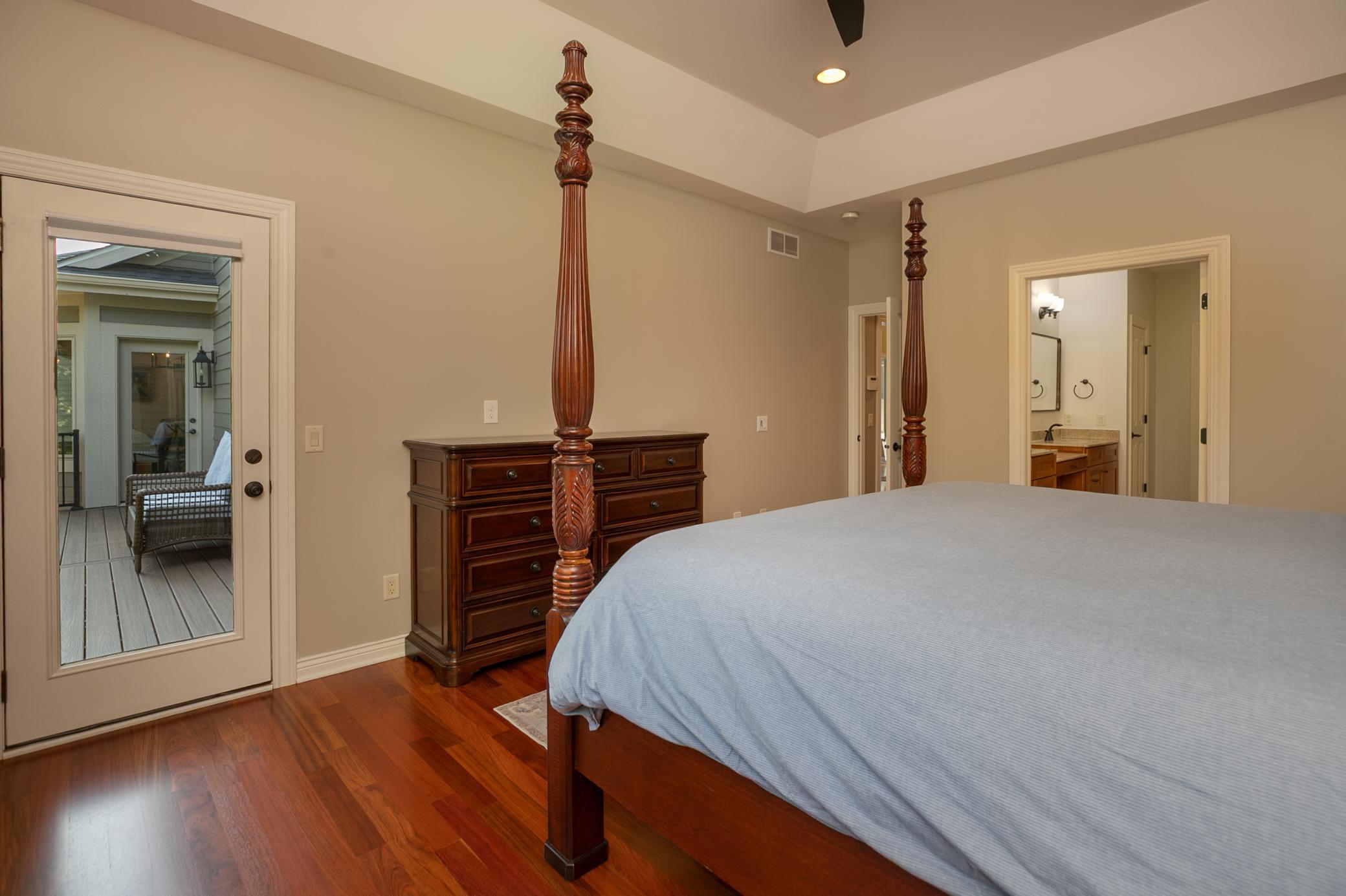 27-27-Primary Bedroom.jpg