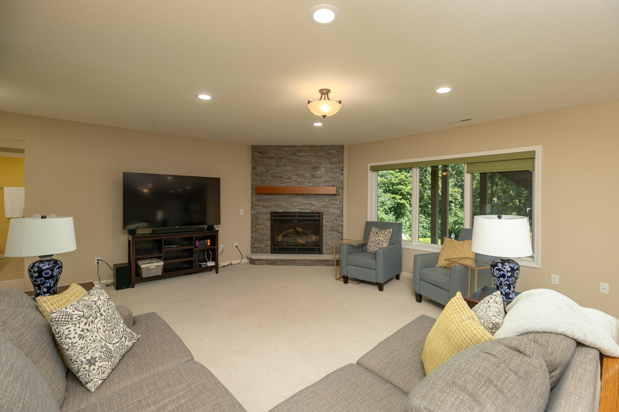 41-41-Family Room.jpg