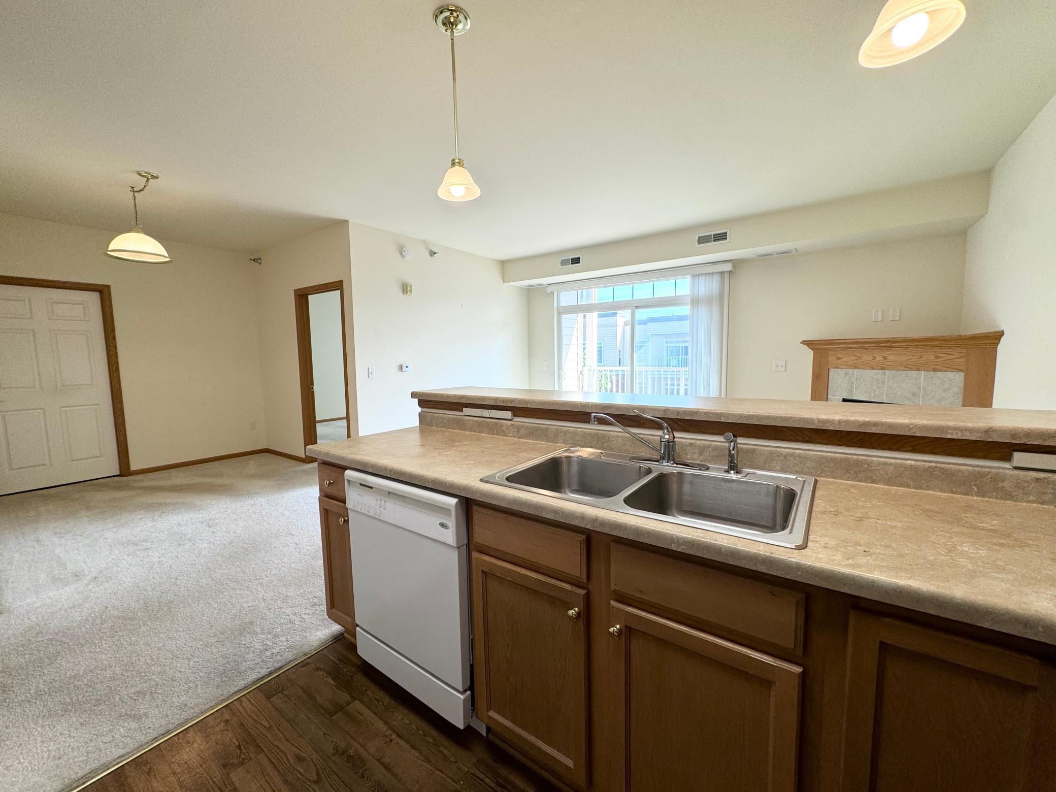 Kitchen 2.jpg