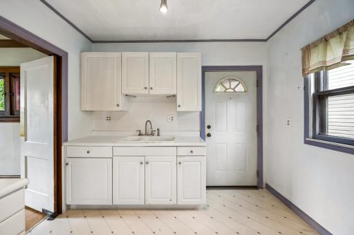 2096 Como Avenue, Saint Paul, MN 55108
