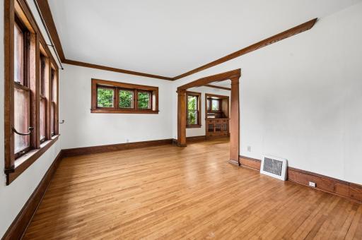 2096 Como Avenue, Saint Paul, MN 55108