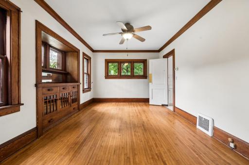 2096 Como Avenue, Saint Paul, MN 55108